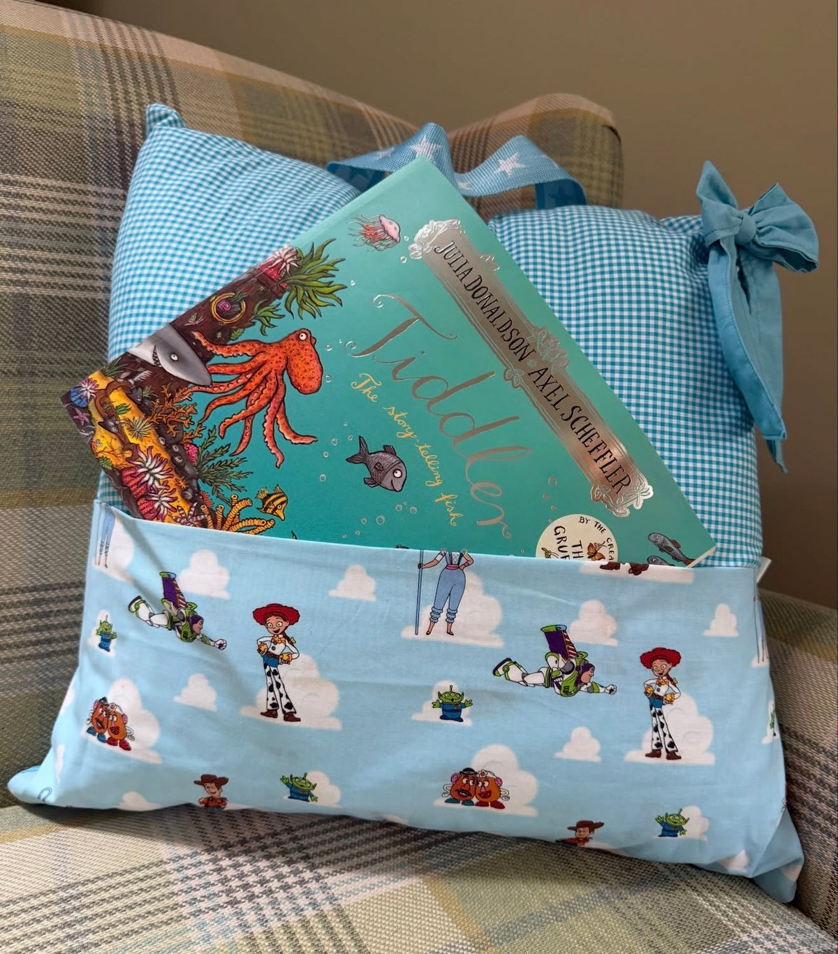 Reading Cushion - To Infinity